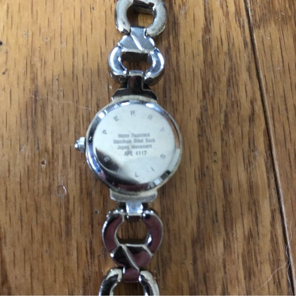 Perry Ellis ladies two toned dress watch with beautiful heart shaped metal band - Picture 5 of 9